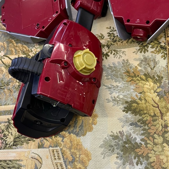 IRON MAN MARVEL DISNEY BUNDLE - Picture 4 of 6